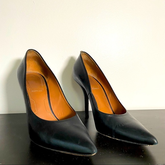 Givenchy | Designer Leather Pumps 4" Heel 6.5 - Picture 2 of 8